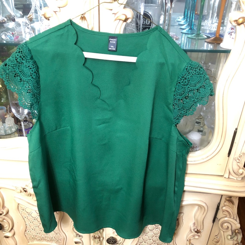 Emery Rose Green sleeveless Blouse Women’s size XXL